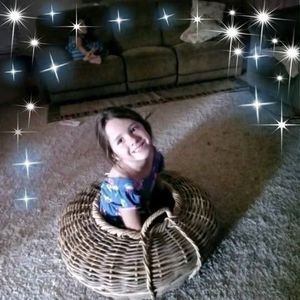 Meet your Posher, Cynthia